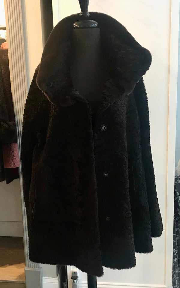 REVERSIBLE SHEARLING W/ SHEARED MINK TRIM